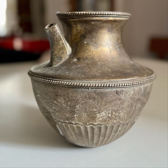 Vaso de latão da Guiné-Bissau