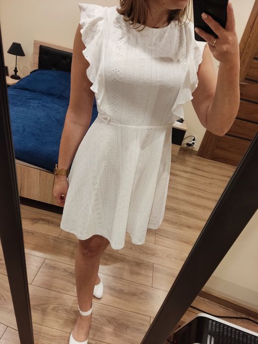 Biała letnia sukienka
