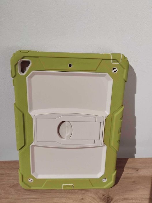 Etui dla IP 9,7 2017/2018