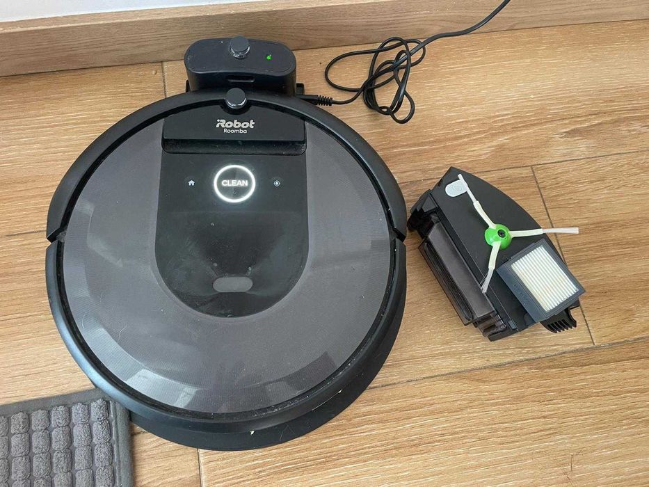 Aspirador Robô IROBOT Roomba Combo I8