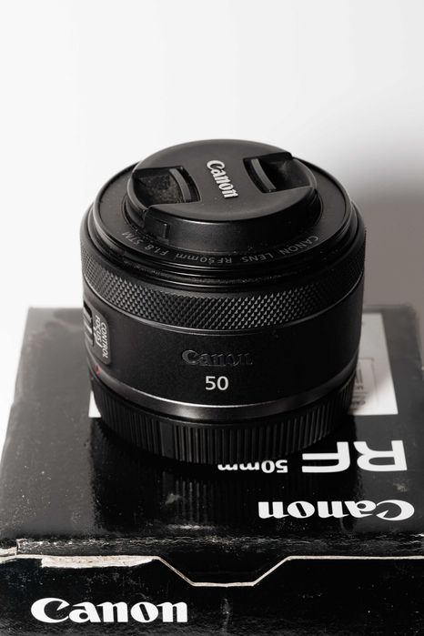 Об'єктив Canon RF 50 mm F 1.8 STM