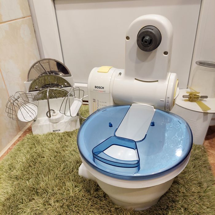 Кухонний комбайн бош bosch з терками і м'ясорубкою