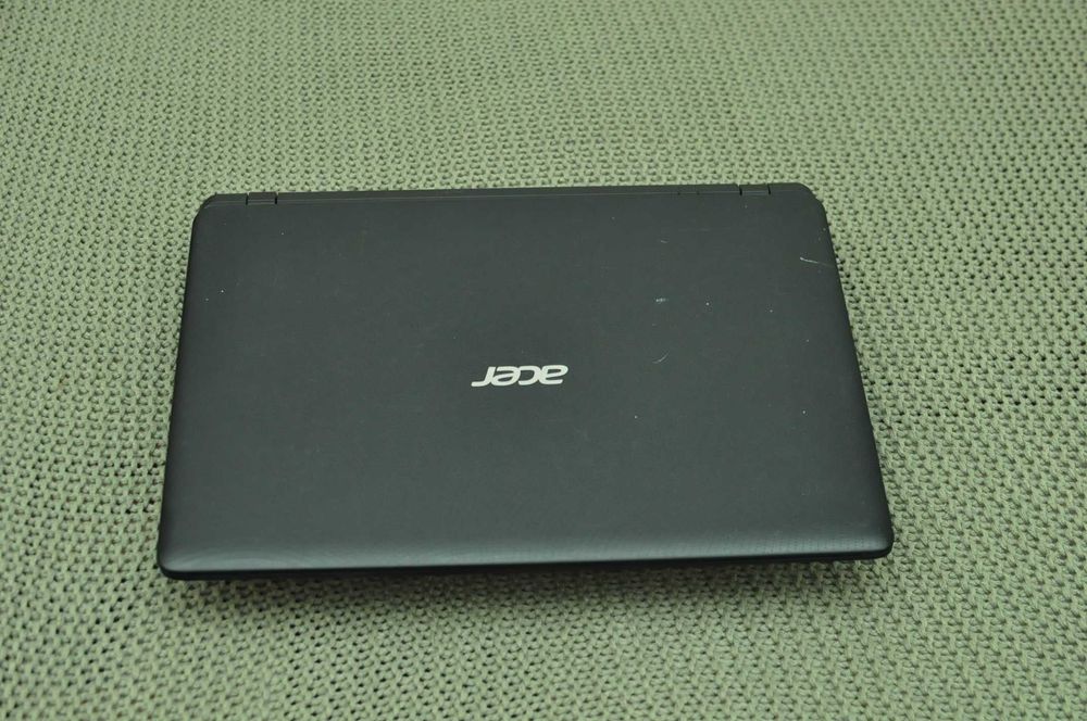 Игровой ноутбук Acer ES 14 (Core i3/ 4Gb/ SSD /Video 2Gb )