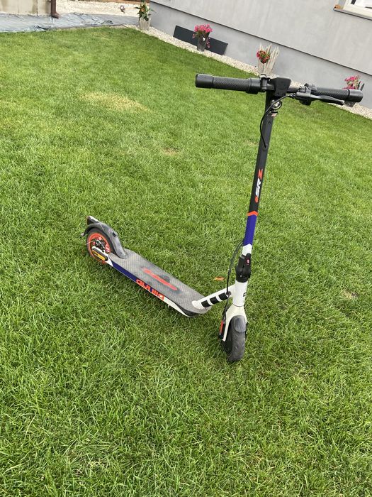 Hulajnoga elektryczna aprillia esrz