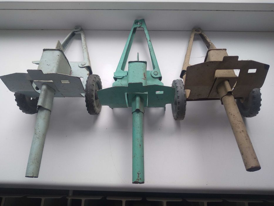 Продам модельки ссср, машинки и военную технику, коробочки, автолегенды!!!!