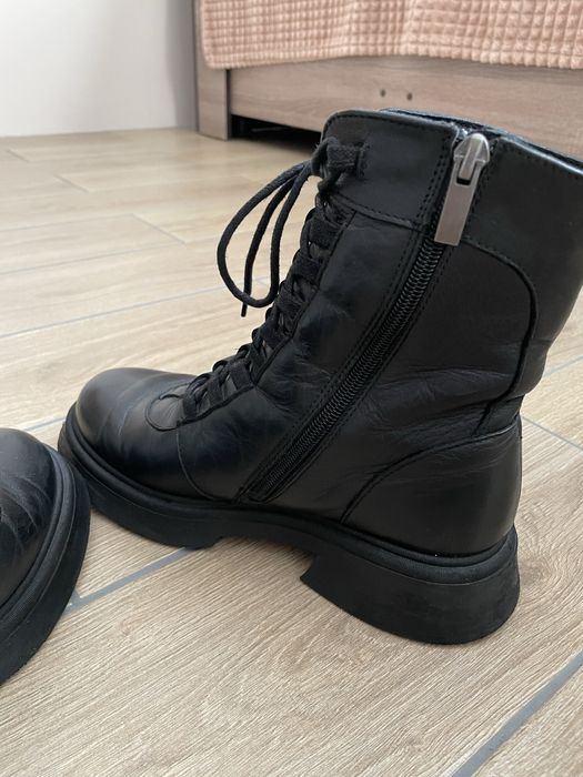 Шкіряне взуття зимове жіноче