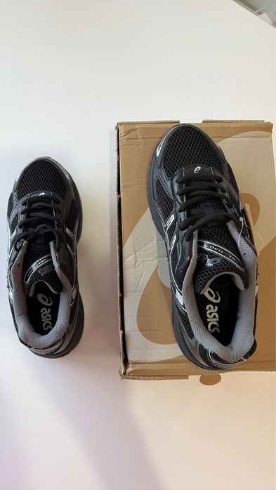 Asics Black Silver