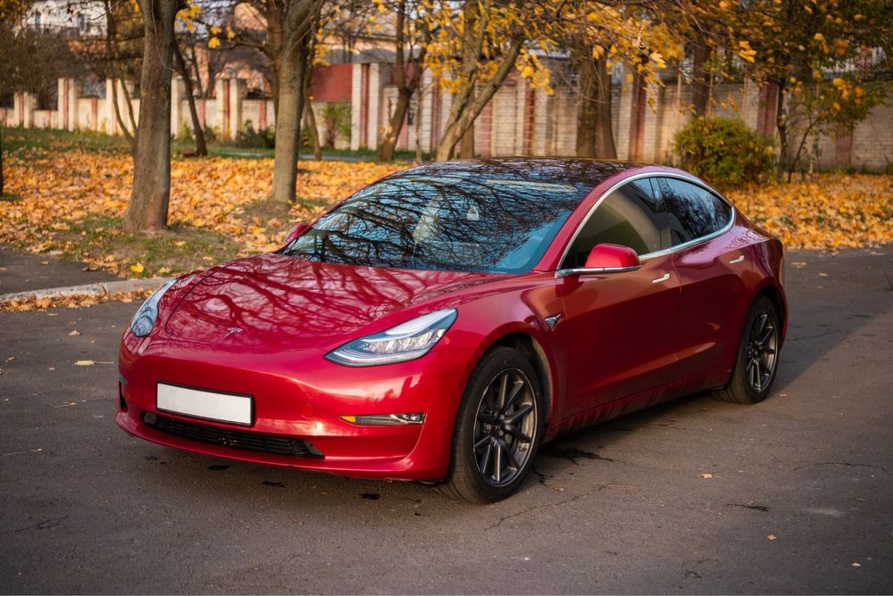 Оренда Tesla Model 3