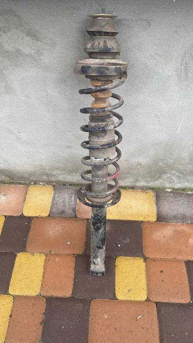 Стойки і Амортизатори Volkswagen Polo комлект