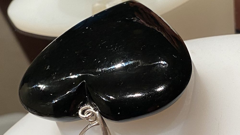 Wisior serce z bursztynu