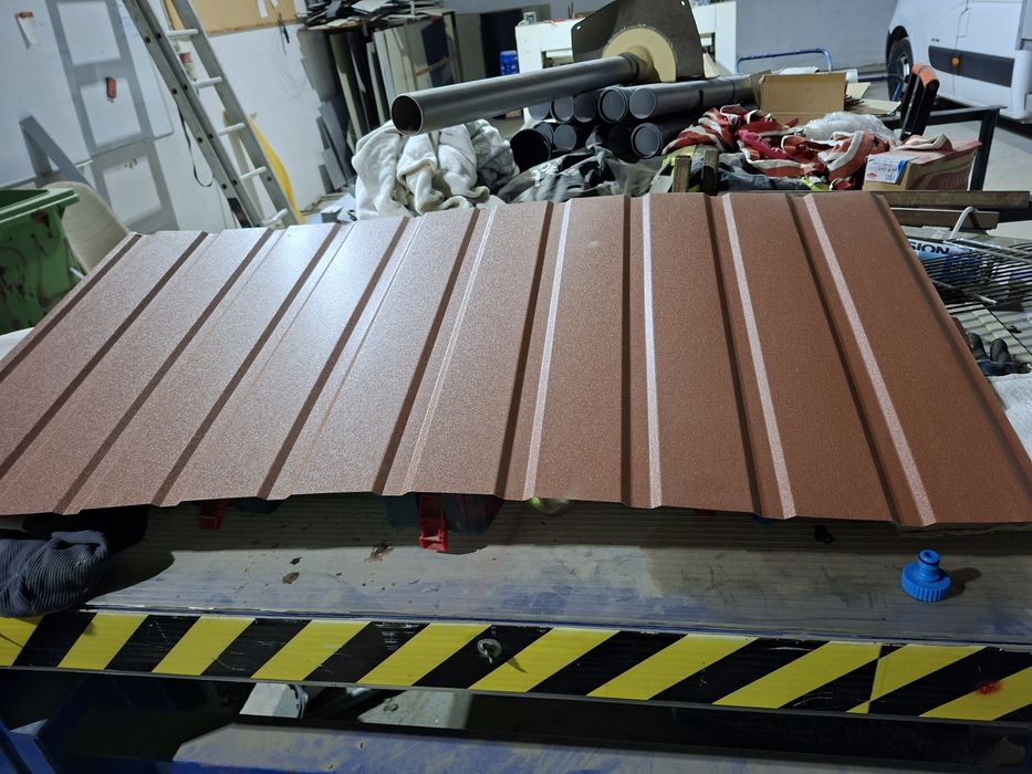 Tłoczenia do blach trapezowych T 7