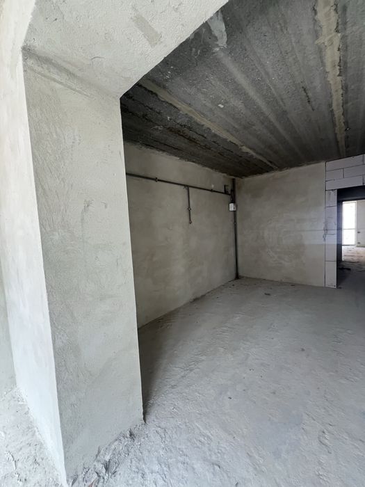 Продаж 2 кім квартири в зданому та заселеному будинку біля Львова ( Винники)  з гаражем