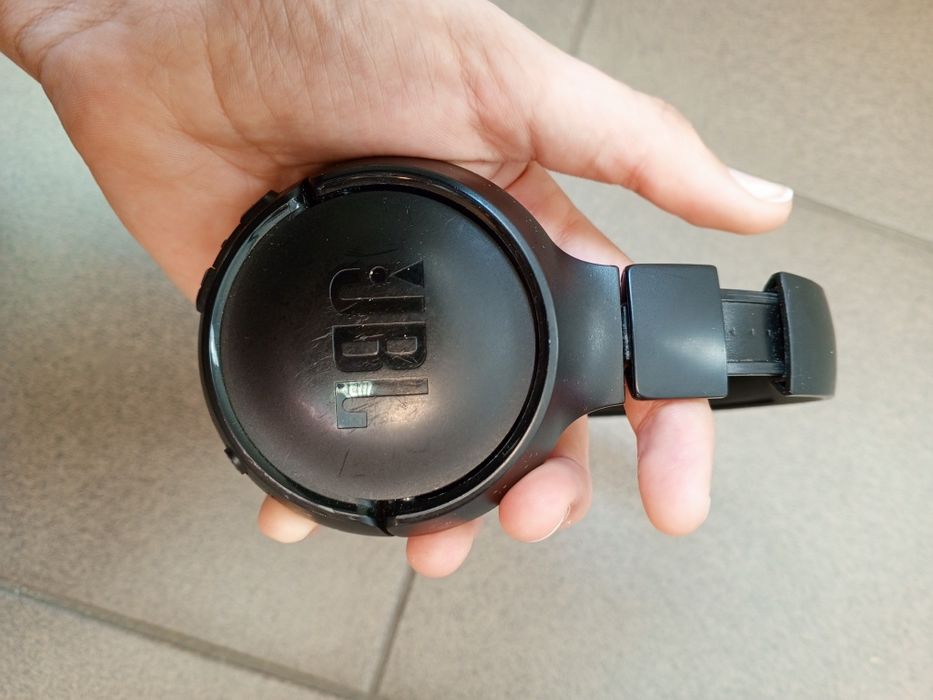 Słuchawki nauszne JBL Tune 510BT Czarny

Stan techniczny: 100% sprawny