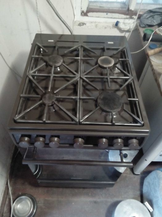 Газовая плита Кайзер (есть газконтроль в духовке)