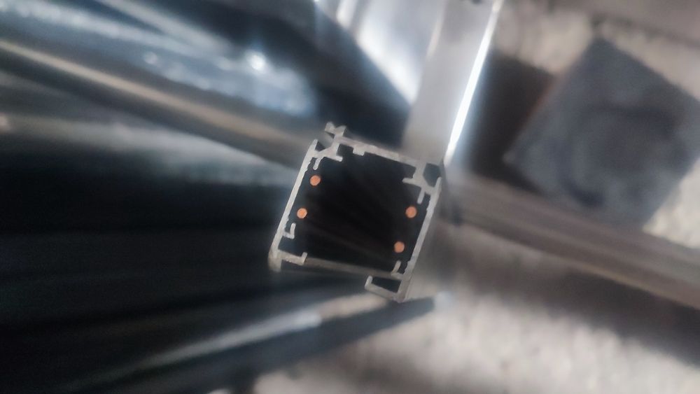 Шинопровод для точечной лампы