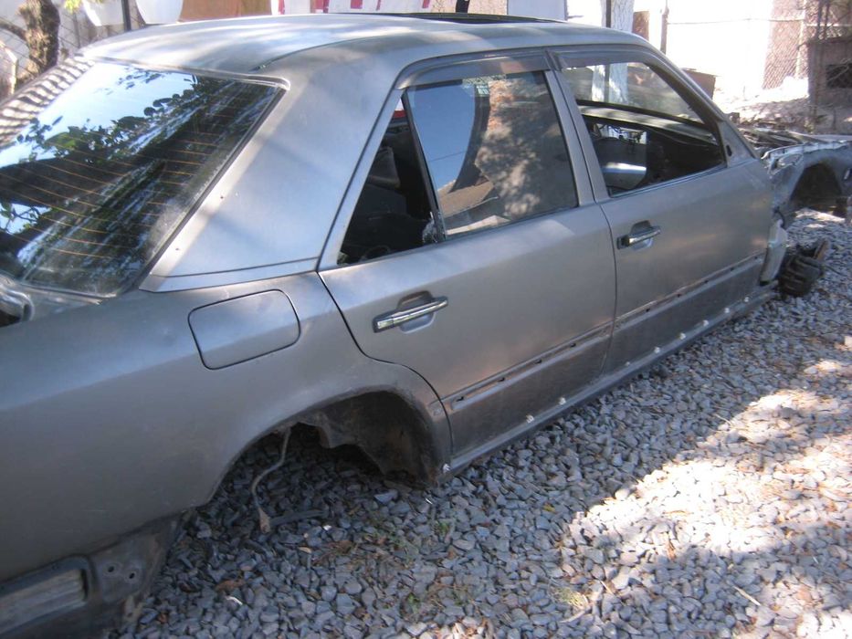 МЕРСЕДЕС W 124 1994 року. 2.5 дизель. Седан. Ціна нижче ринку.