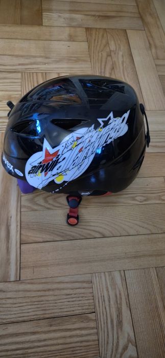 Kask narciarski dziecięcy firmy Uvex 54-58