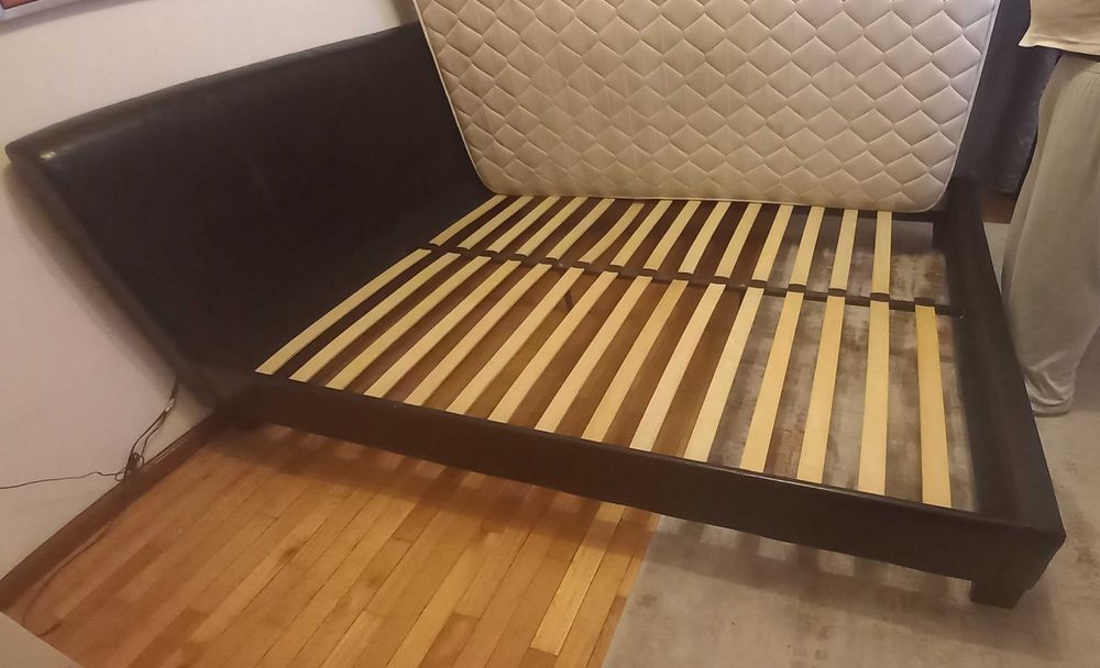 Cama de Casal Preta em Cabedal com colchão 160x200