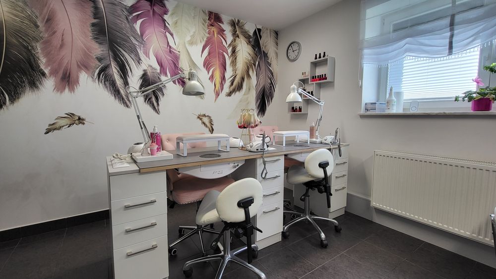 Stanowisko do manicure oraz pedicure