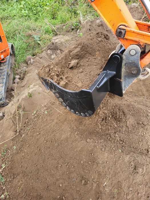 Łyżka ażurowa przesiewowa do przesiewania kamienia tłucznia kostki