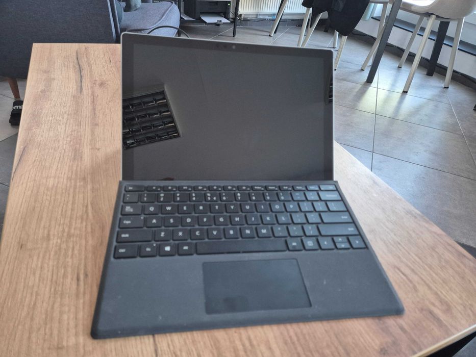 Surface Pro 6 używany stan bardzo dobry