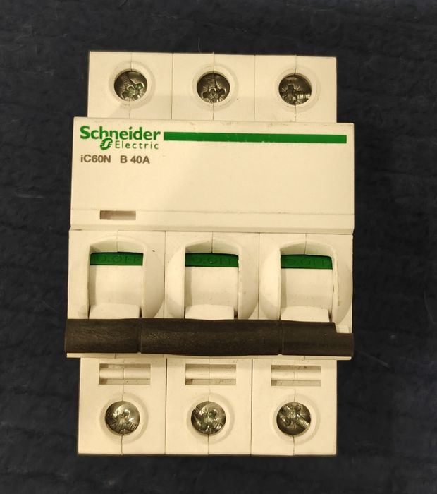 Wyłącznik nadprądowy Schneider 3F 40A
