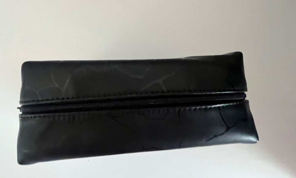 Kosmetyczka męska od YSL