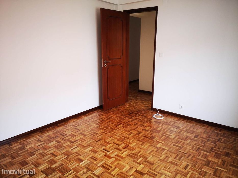 Apartamento T2 no Centro da Parede