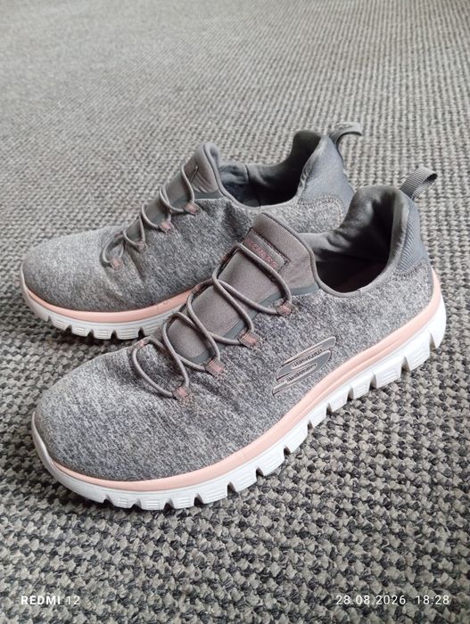 Wsuwane damskie sneakersy Skechers Summits Quick Getaway z różowymi akcentami i elastycznymi sznurowadłami typu bungee r. 39