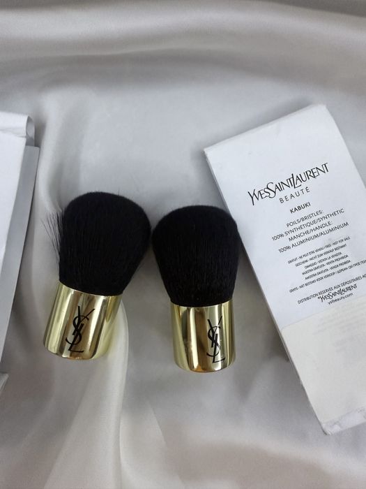 Пензлик YSL kabuki brush
