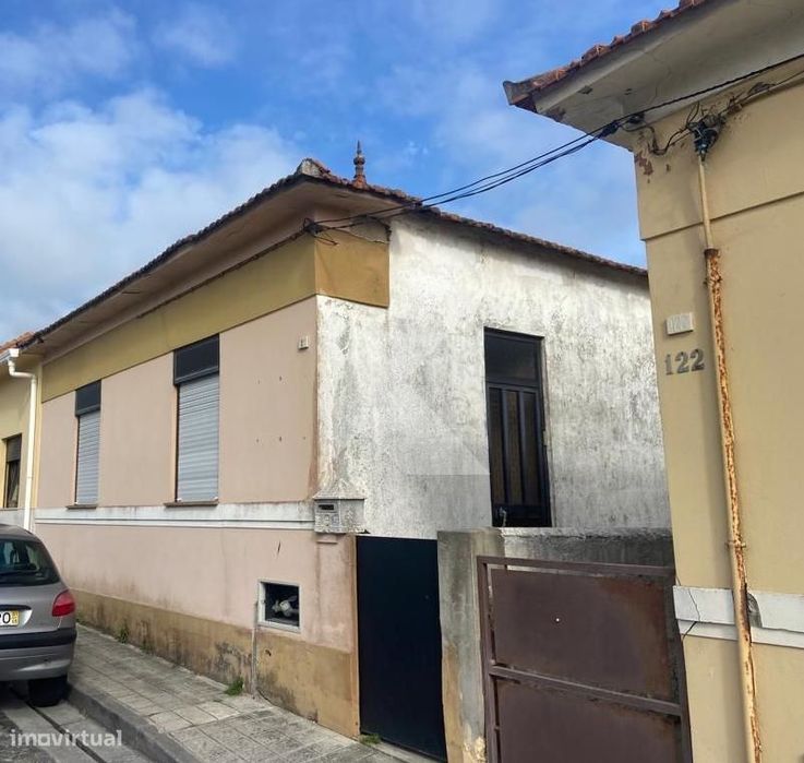 Moradia T2 à beira mar para remodelar