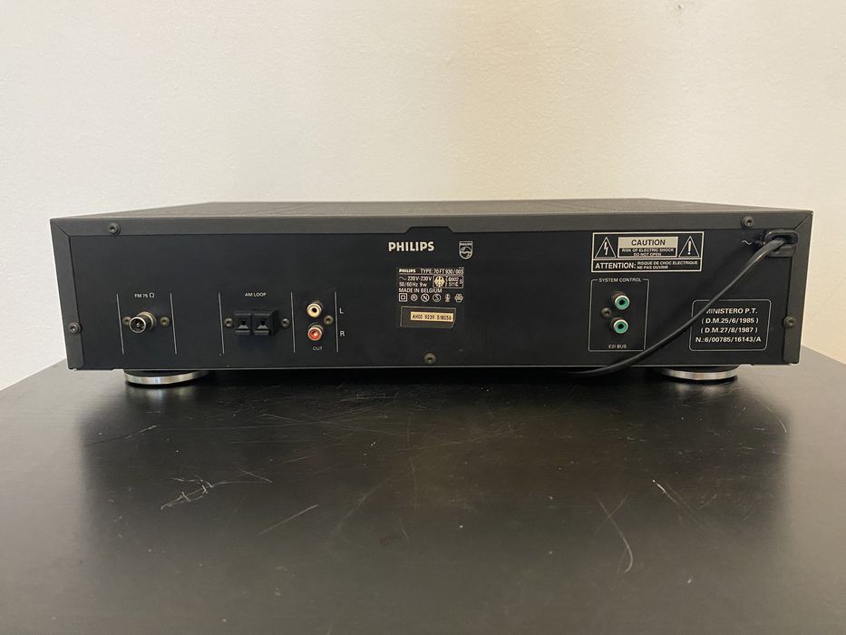 Тюнер стерео FM Philips 70FT 930