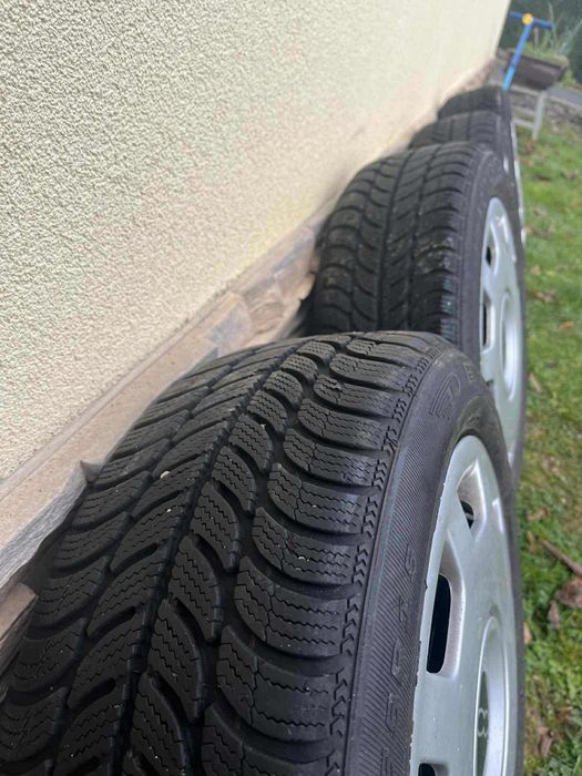 Komplet kół zimowych Fiat 500 15” 4x98 Dębica Frigo 185/55/15
Komplet