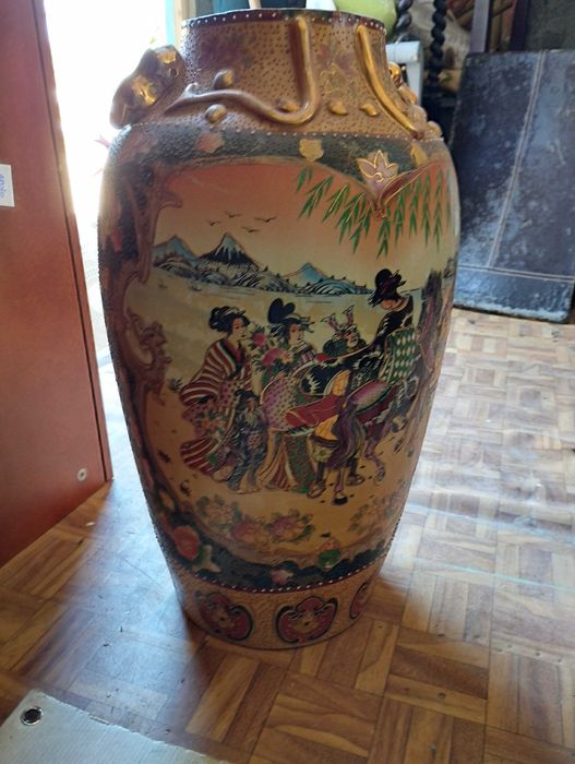 Jarrões decorativos antigos