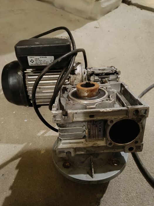 Sprzedam silnik z motoreduktorem do pieca co