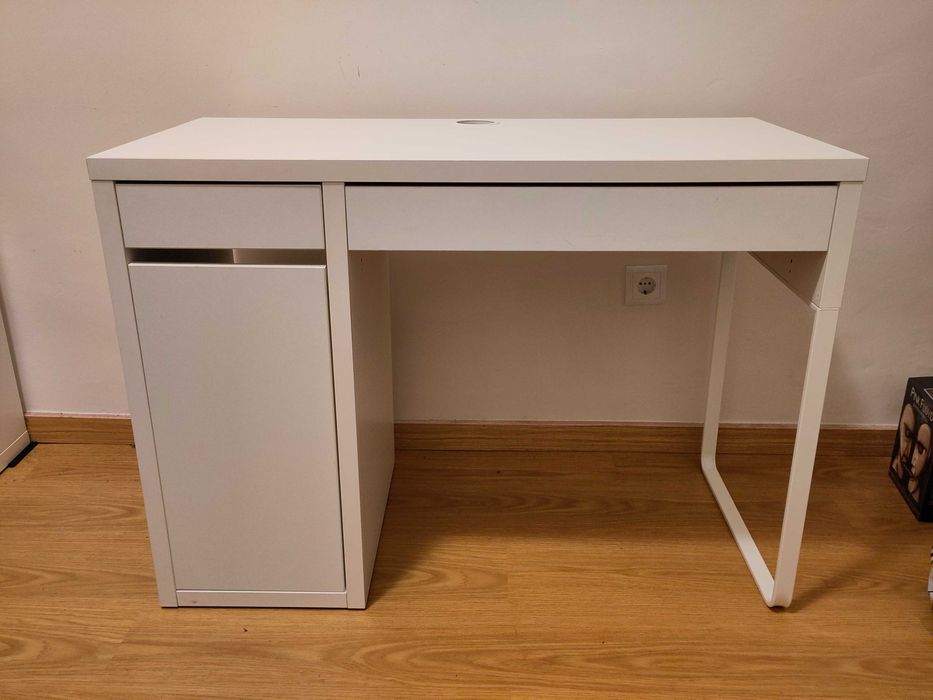 Secretária MICKE IKEA Branca – Bom Estado com mínimas marcas de uso