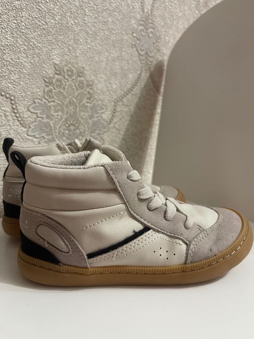 Осіння взуття фірми Zara