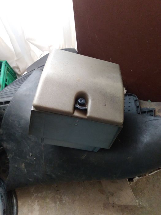 barra LED', volante desportivo, chapeleira, cubbybox consola central