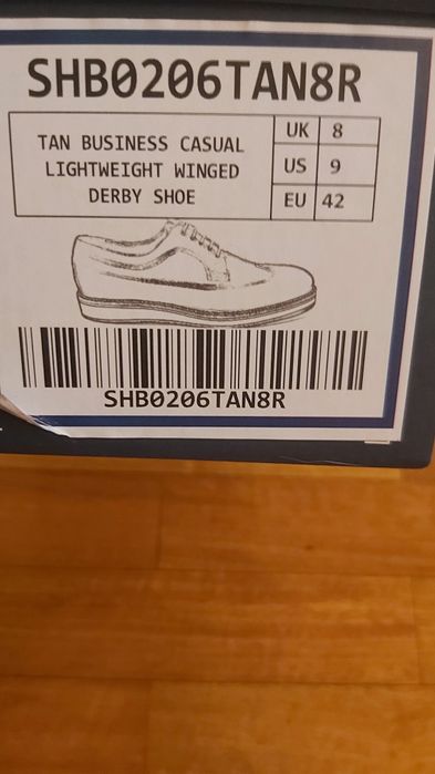 Sapatos  novos de marca originais