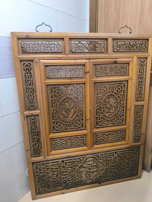 Painel de janela asiático Ler Anuncio