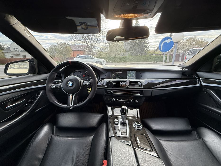 Продаж 535і BMW  2012 рік 3,0 Бензин