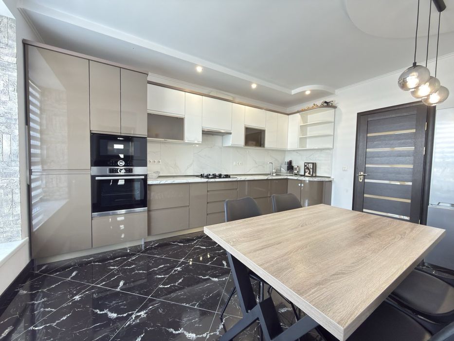 Продаж. Дворівнева 137 м² у Калиновій Слободі