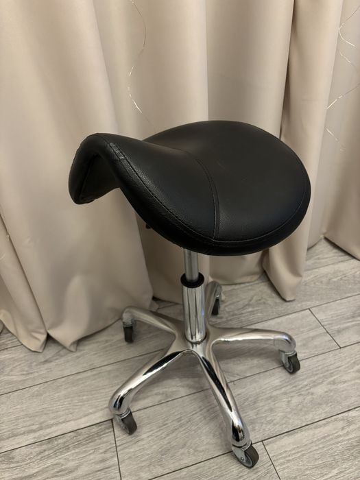 Taboret fryzjerski kosmetyczny
