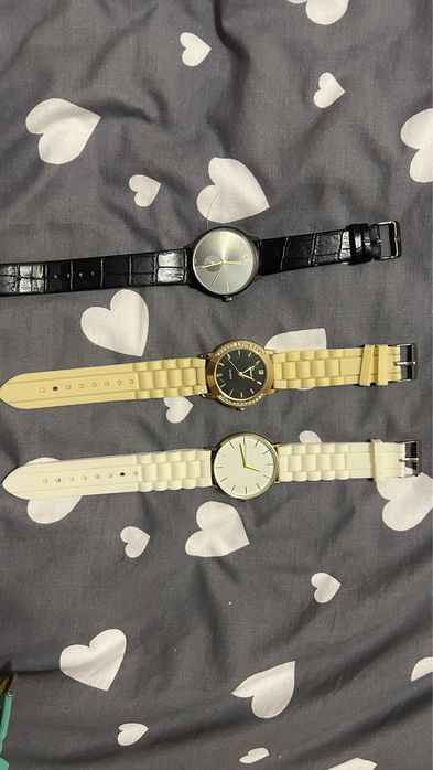 Наручные женские часы