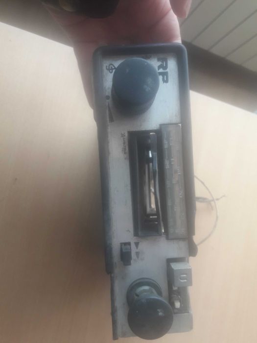Zabytkowe radio samochodowe Unitra RP701
