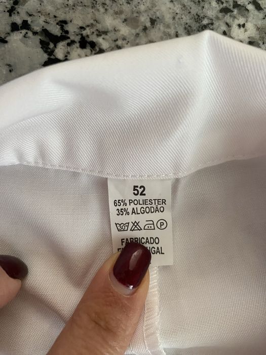 Bata laboratorio/medico- branca a estrear tamanho 52-M-L