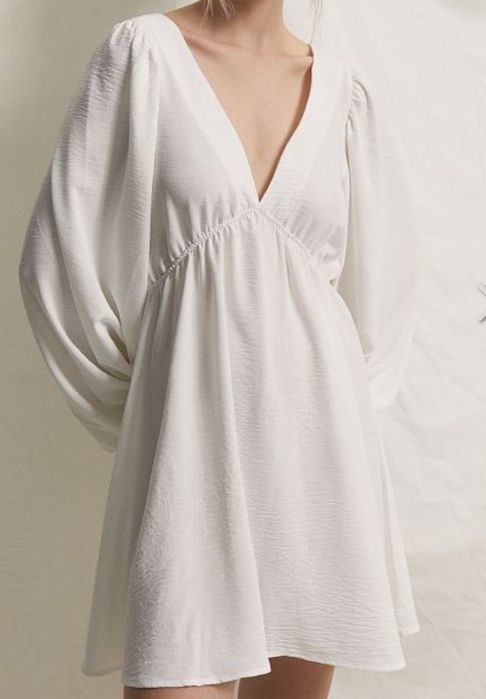 Сукня міні з відкритою спиною молочна