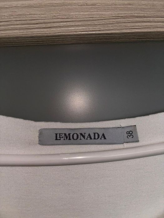 Śliczna sukienka firmy Lemonada