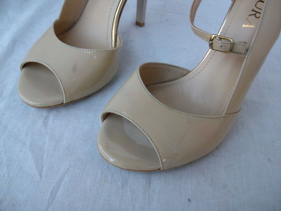 Badura beżowe skórzane sandałki lakierki szpilki 36