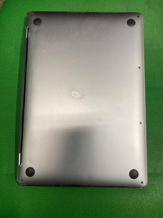 MacBook Pro A1706 uszkodzony